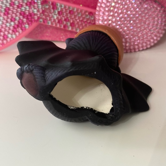 Adorable Halloween Black Bat w/ Flower Pot on Head Figurine - Picture 4 of 4